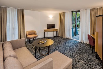 Chateau On The Park - Christchurch, A Doubletree By Hilton