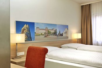 H+ Hotel Darmstadt galeri fotoğrafı