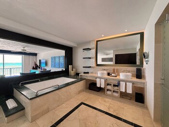 Grand Park Royal Cancun -  All Inclusive