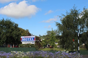 Astral Motel