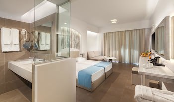 Aeolos Beach Hotel fotoğrafı