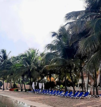 Coco Reef Resort And Spa