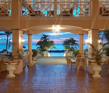 Coco Reef Resort And Spa