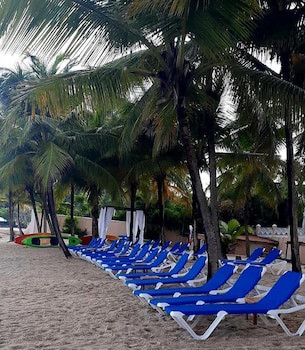 Coco Reef Resort And Spa