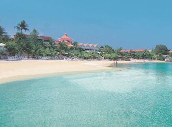 Coco Reef Resort And Spa