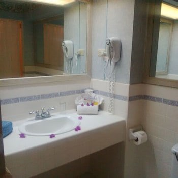 Coco Reef Resort And Spa