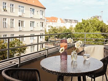 Numa Berlin Novela galeri fotoğrafı