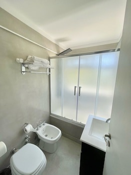 Golf Tower Suites & Apartments