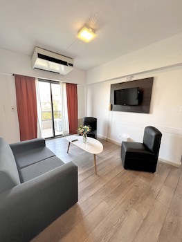 Golf Tower Suites & Apartments