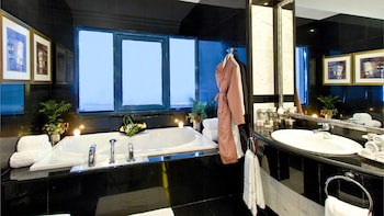 Ajman Hotel