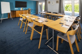 Holiday Inn Express Peterborough, An Ihg Hotel