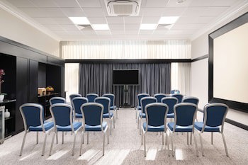 Hilton London Gatwick Airport