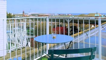 The Cliff Hotel