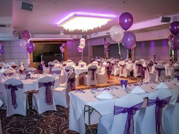 The Cliff Hotel