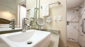 Best Western Plus Monterrey Colon