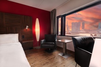 Doubletree By Hilton Rotterdam Centre