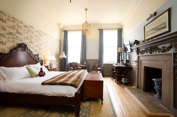 Crown Hotel