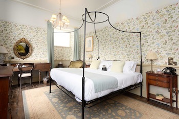 Crown Hotel