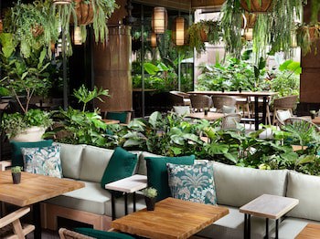Four Seasons Hotel Singapore