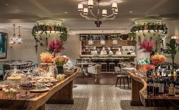 Four Seasons Hotel Singapore