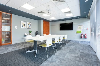 Holiday Inn Milton Keynes - Central, An Ihg Hotel