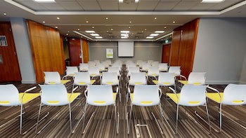 Holiday Inn Milton Keynes - Central, An Ihg Hotel