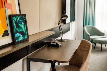 Holiday Inn Milton Keynes - Central, An Ihg Hotel