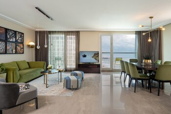Crowne Plaza Tel Aviv Beach, An Ihg Hotel