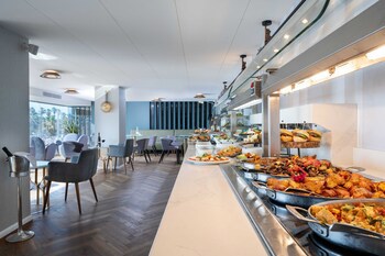 Crowne Plaza Tel Aviv Beach, An Ihg Hotel