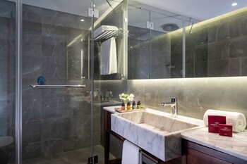Crowne Plaza Tel Aviv Beach, An Ihg Hotel