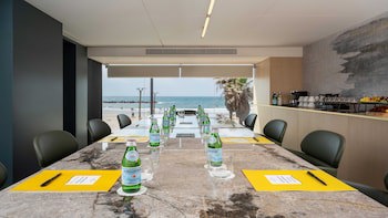 Crowne Plaza Tel Aviv Beach, An Ihg Hotel