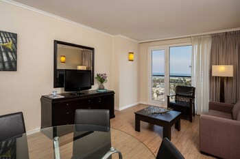 Crowne Plaza Tel Aviv Beach, An Ihg Hotel