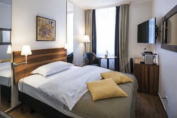 Central Plaza Hotel