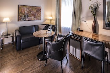 Central Plaza Hotel