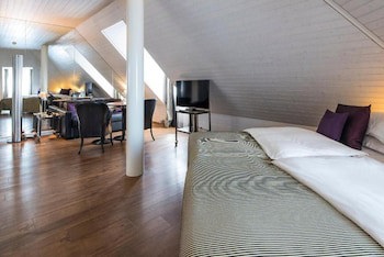Central Plaza Hotel