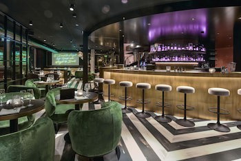 Central Plaza Hotel