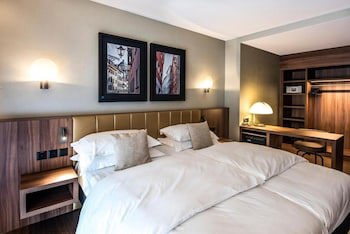 Central Plaza Hotel