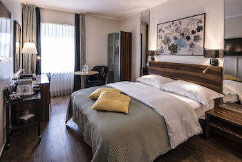 Central Plaza Hotel