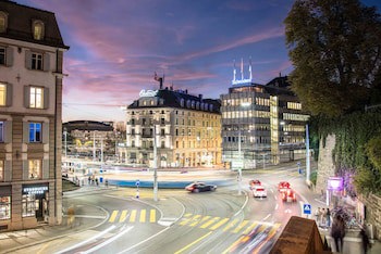 Central Plaza Hotel