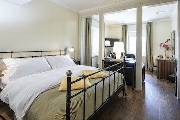 Central Plaza Hotel