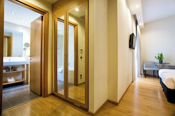 Athens Gate Hotel