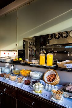 Athens Gate Hotel