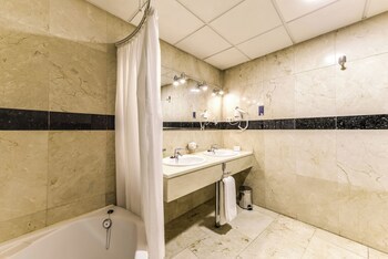 Hotel Sercotel Alfonso Vi
