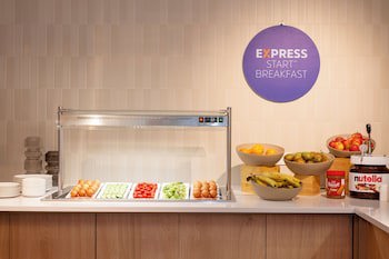 Holiday Inn Express & Suites Ghent, An Ihg Hotel