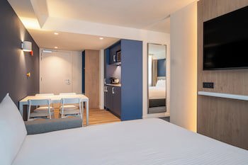 Holiday Inn Express & Suites Ghent, An Ihg Hotel