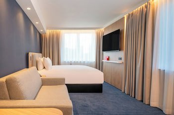 Holiday Inn Express & Suites Ghent, An Ihg Hotel