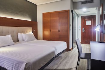 Hotel Silken Amara Plaza