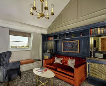 100 Queen's Gate Hotel London, Curio Collection By Hilton