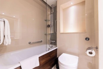 100 Queen's Gate Hotel London, Curio Collection By Hilton
