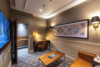 100 Queen's Gate Hotel London, Curio Collection By Hilton